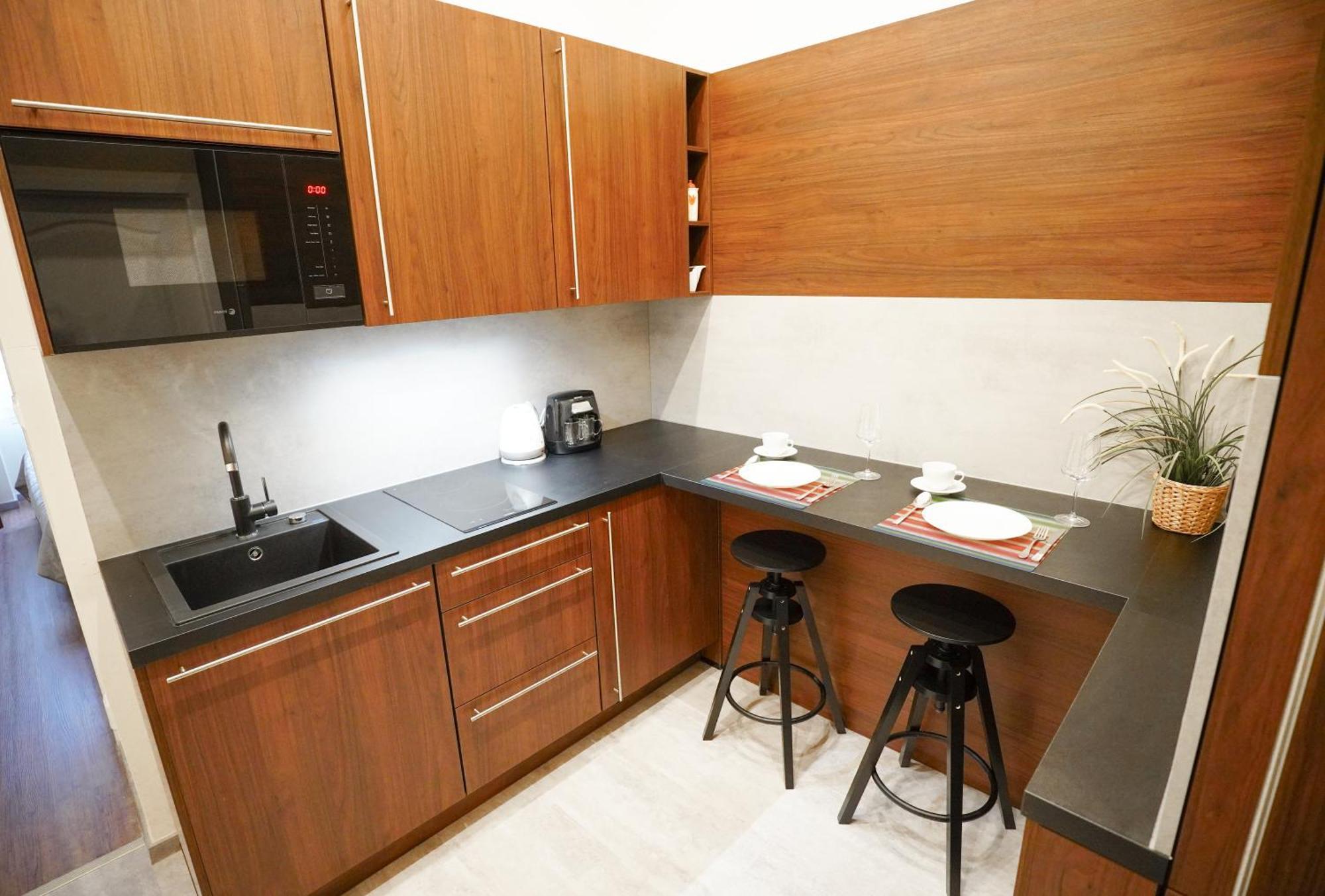 Elegant & Stylish Center Apartments! براغ المظهر الخارجي الصورة
