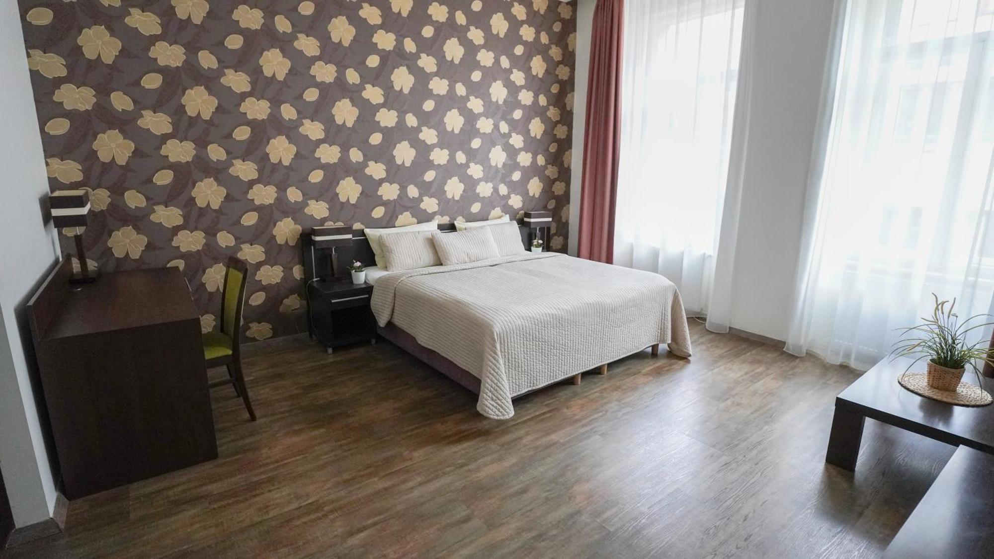 Elegant & Stylish Center Apartments! براغ المظهر الخارجي الصورة