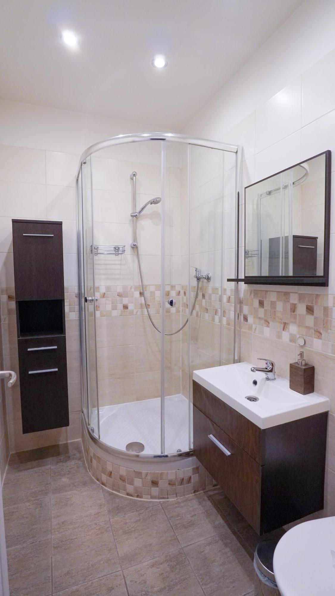 Elegant & Stylish Center Apartments! براغ المظهر الخارجي الصورة