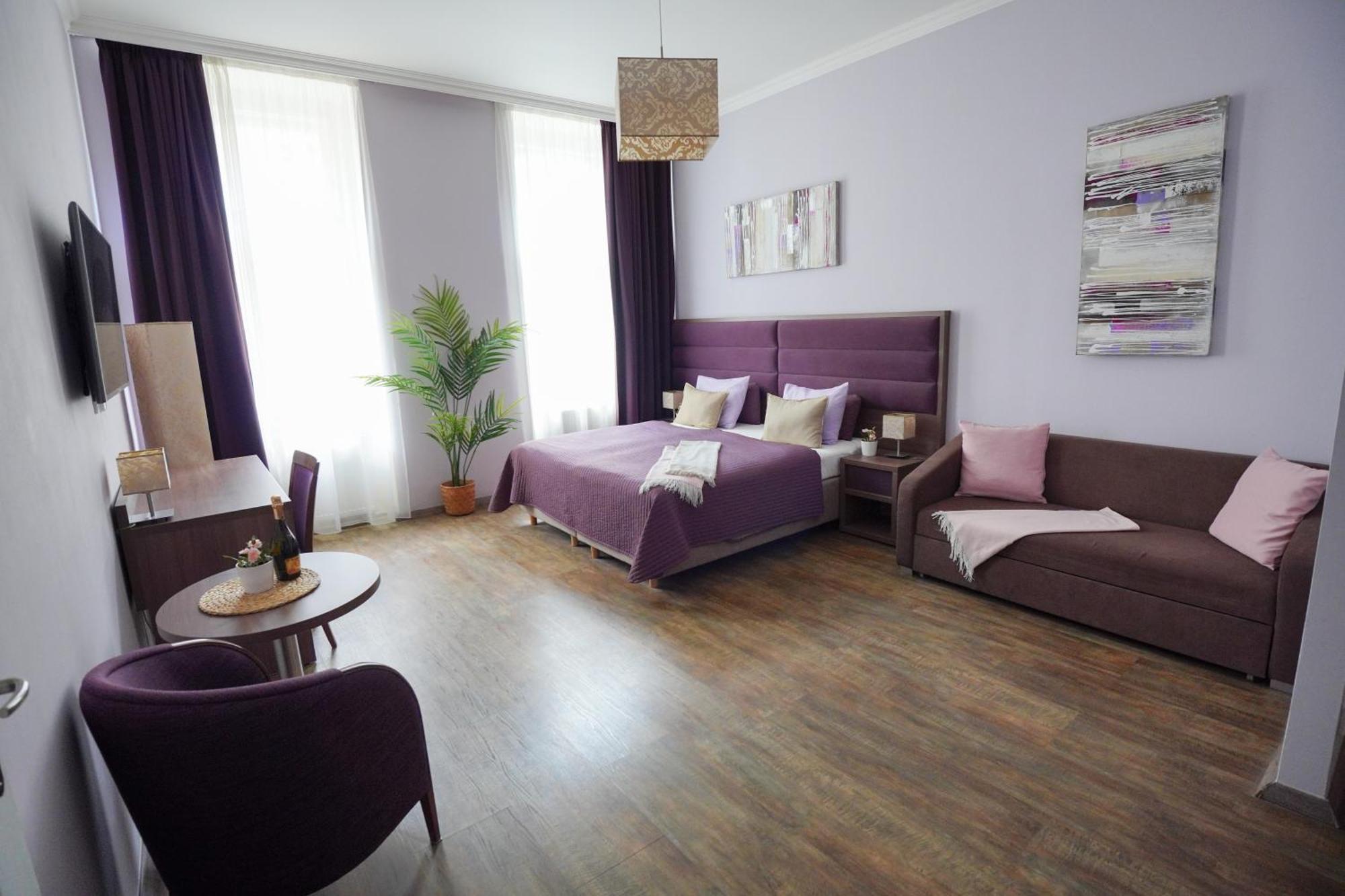 Elegant & Stylish Center Apartments! براغ المظهر الخارجي الصورة