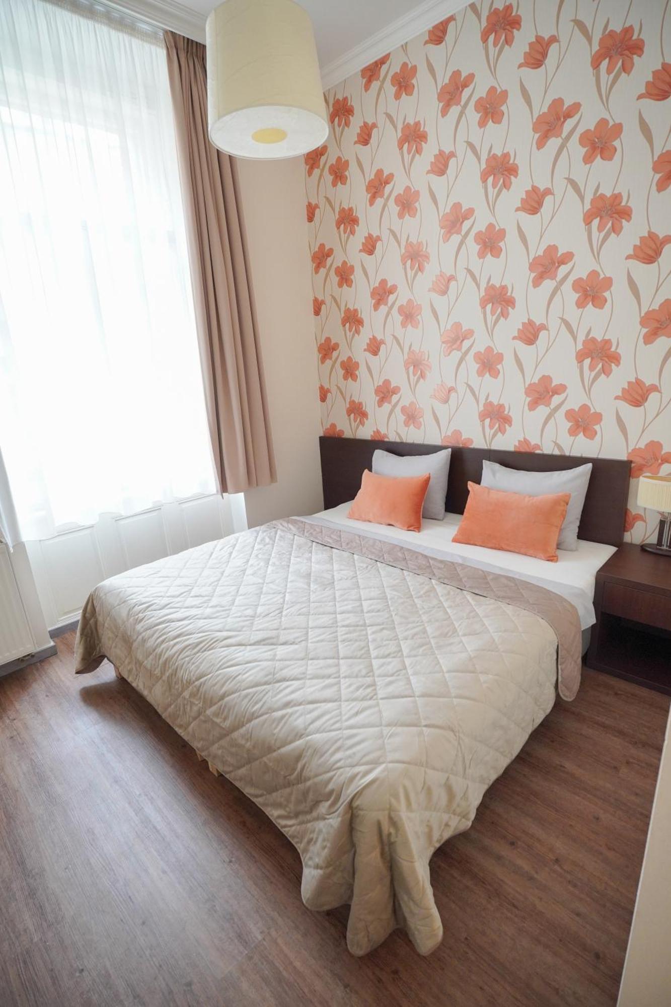 Elegant & Stylish Center Apartments! براغ المظهر الخارجي الصورة